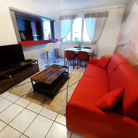 Evasion - 6 Prs, 2 Ch, Avec Balcon Appartement *
